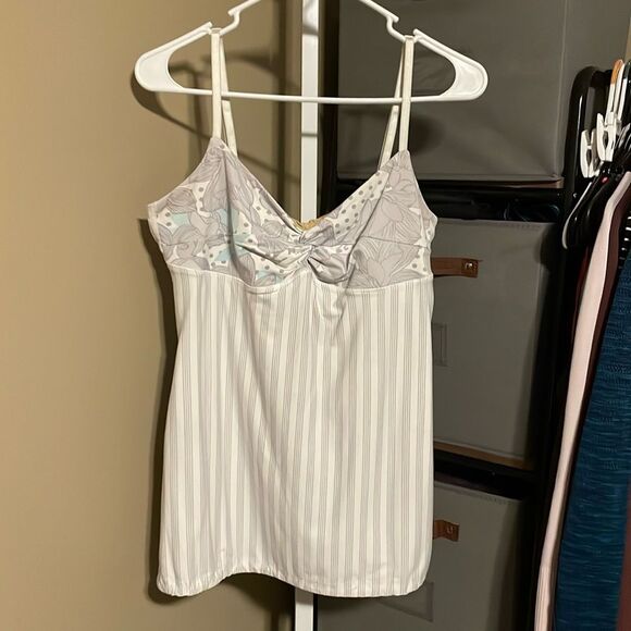 RARE Lululemon Dance Twisted Tank Top Sz 8 Striped Grey Floral 924 - Picture 1 of 5